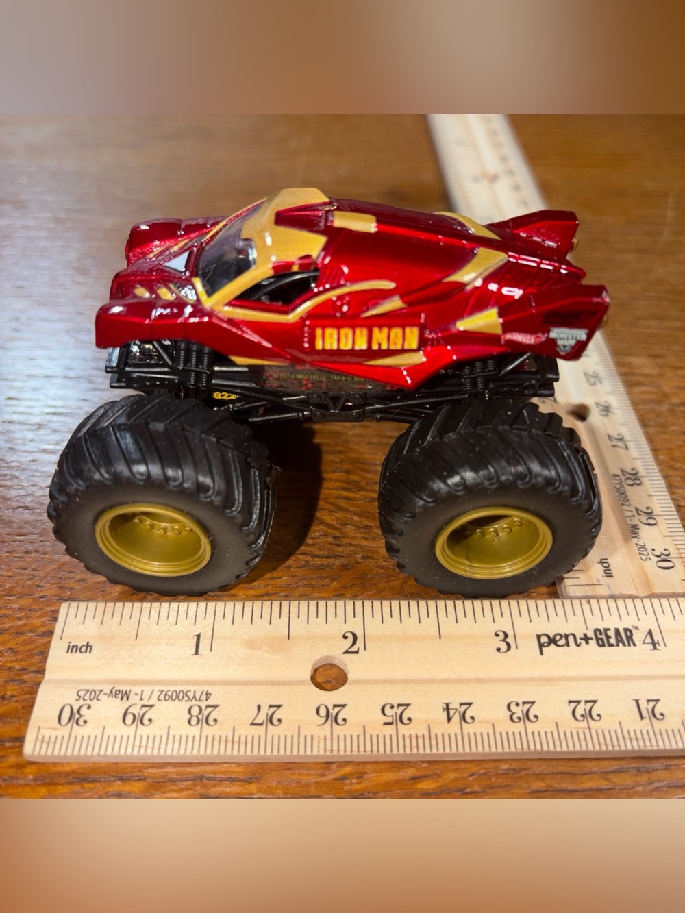 Hot Wheels Monster Jam Iron Man Monster Truck 1/64 scale